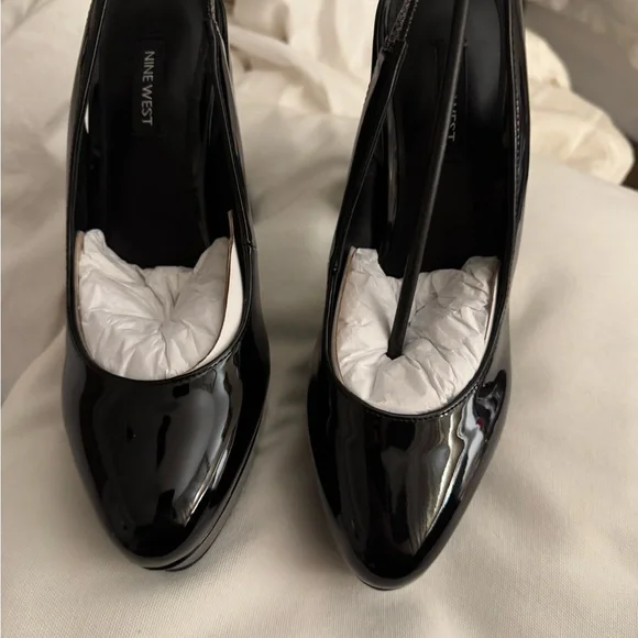 Nine West new in box black patent platform shoes - Picture 5 of 5